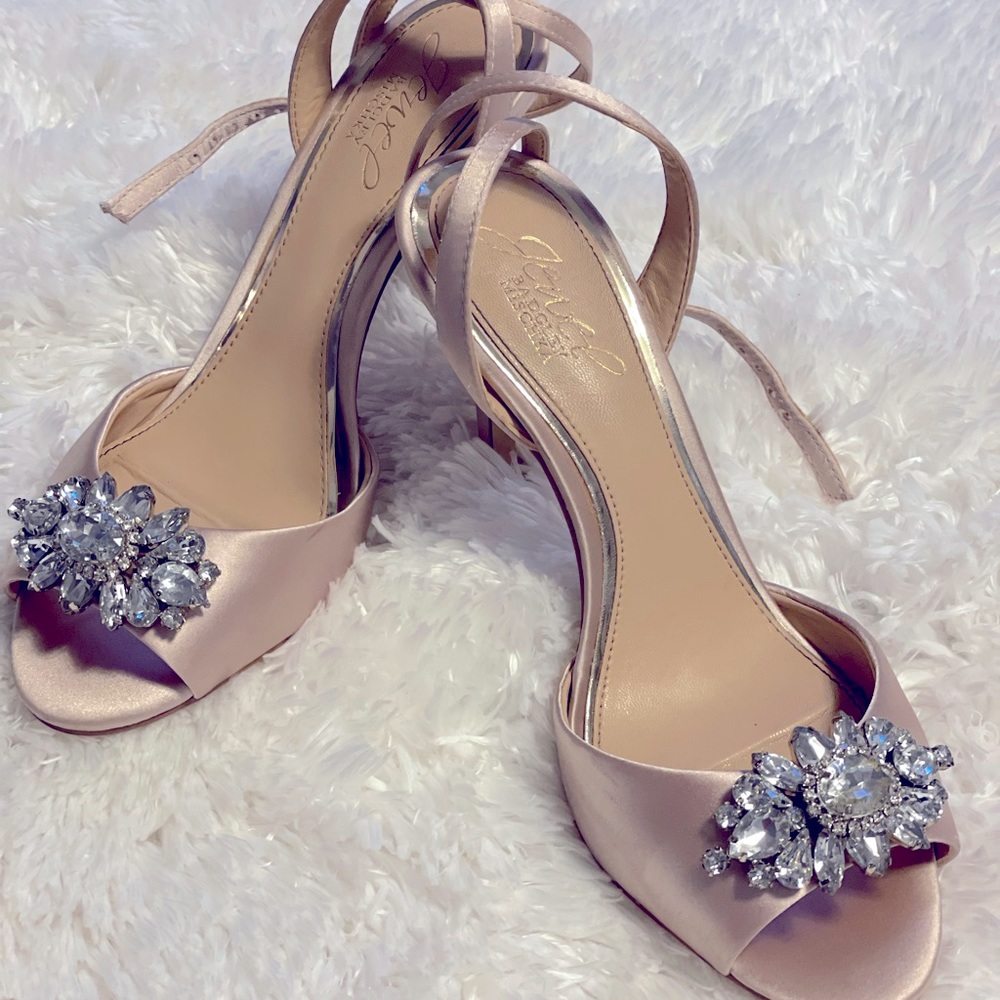 Jewel by Badgley Mischka heels